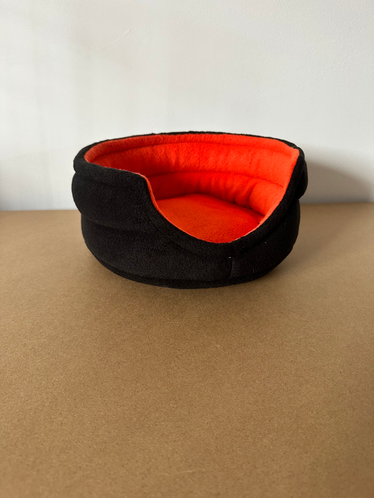 Cuddle Cup - Black & Orange